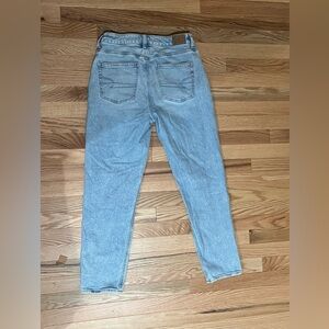 American Eagle strigid mom jeans